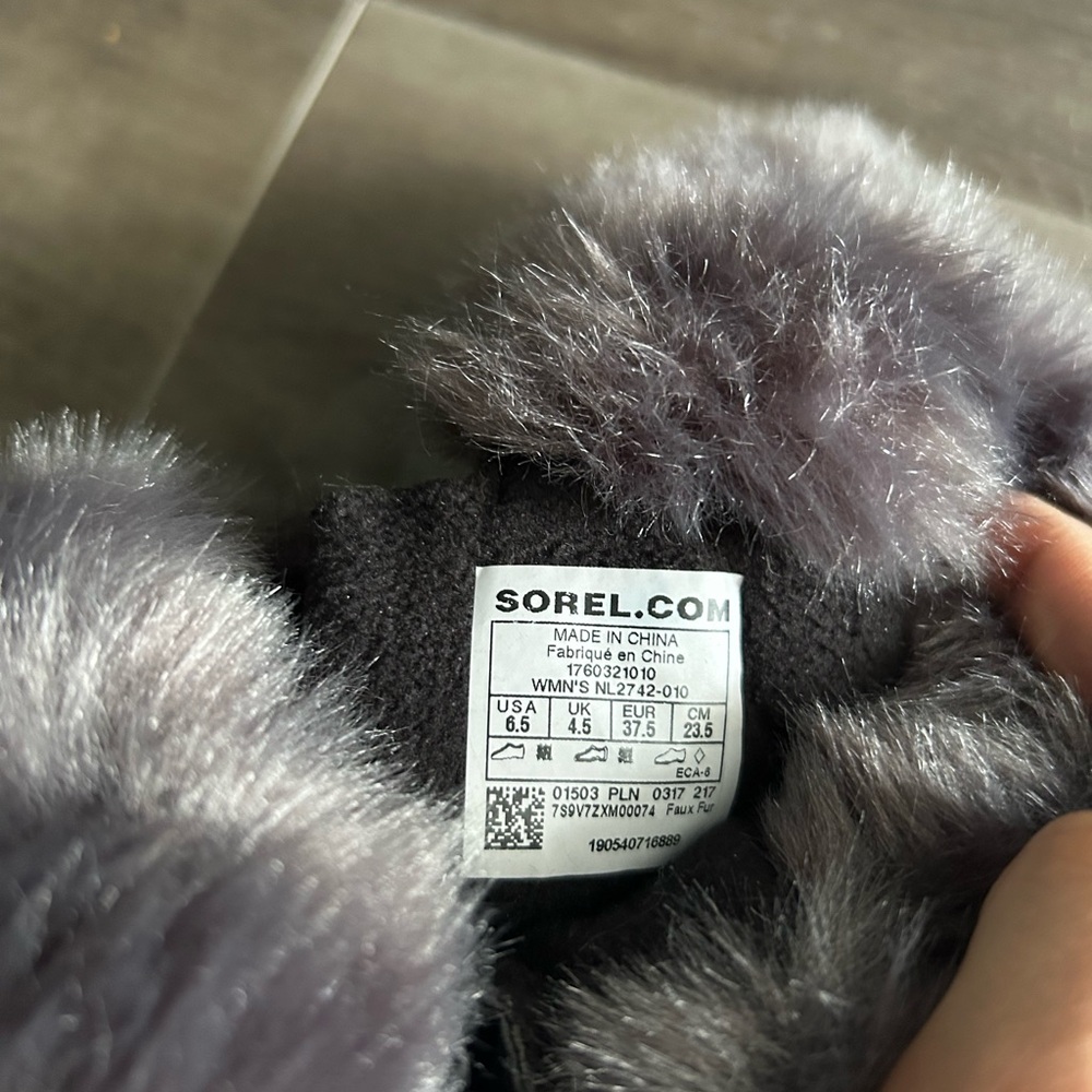 Sorel Black and Gray Fur-Lined Boots - Picture 6 of 6